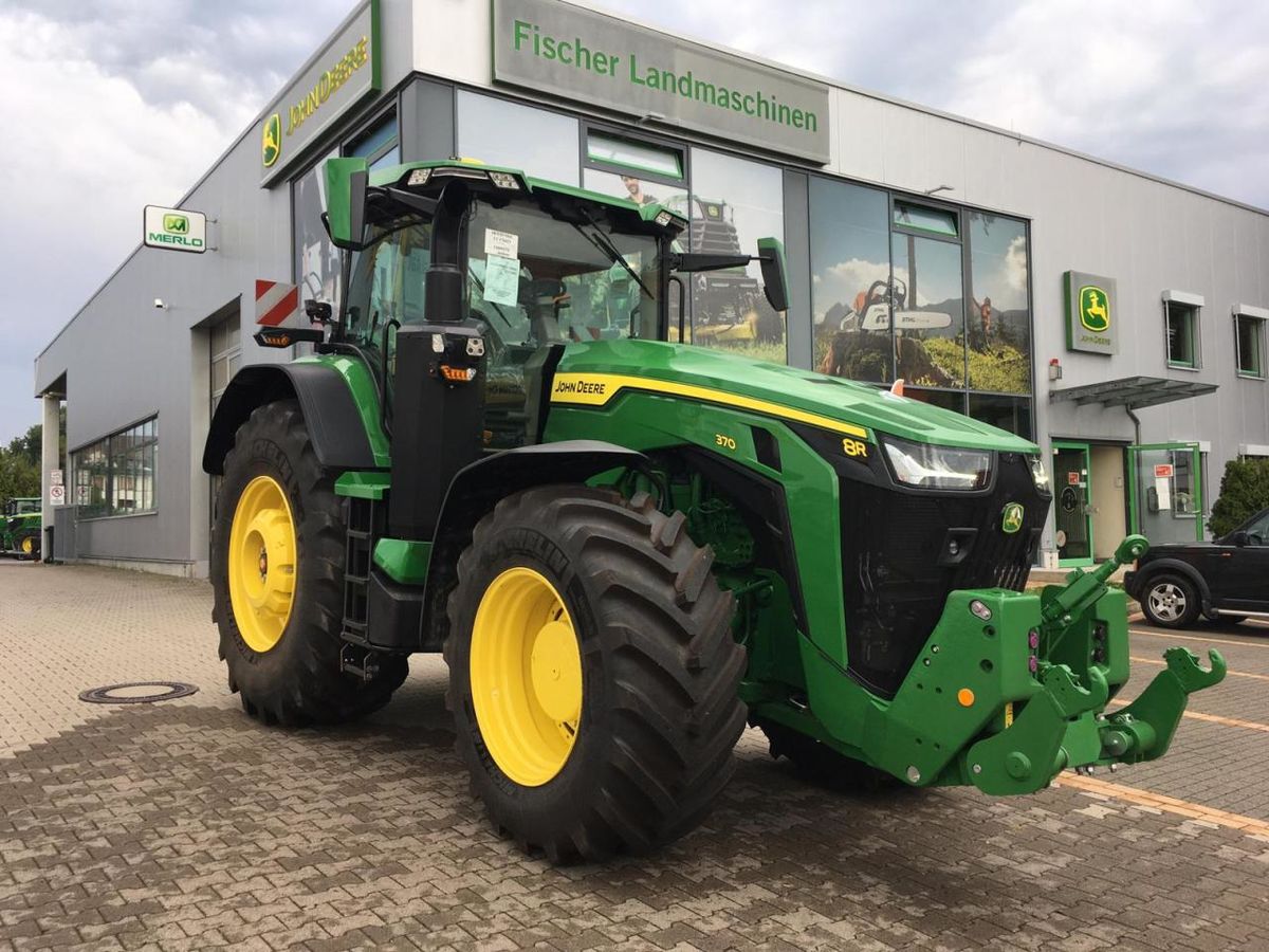 John Deere 8R 370 tractor | Tractor Library