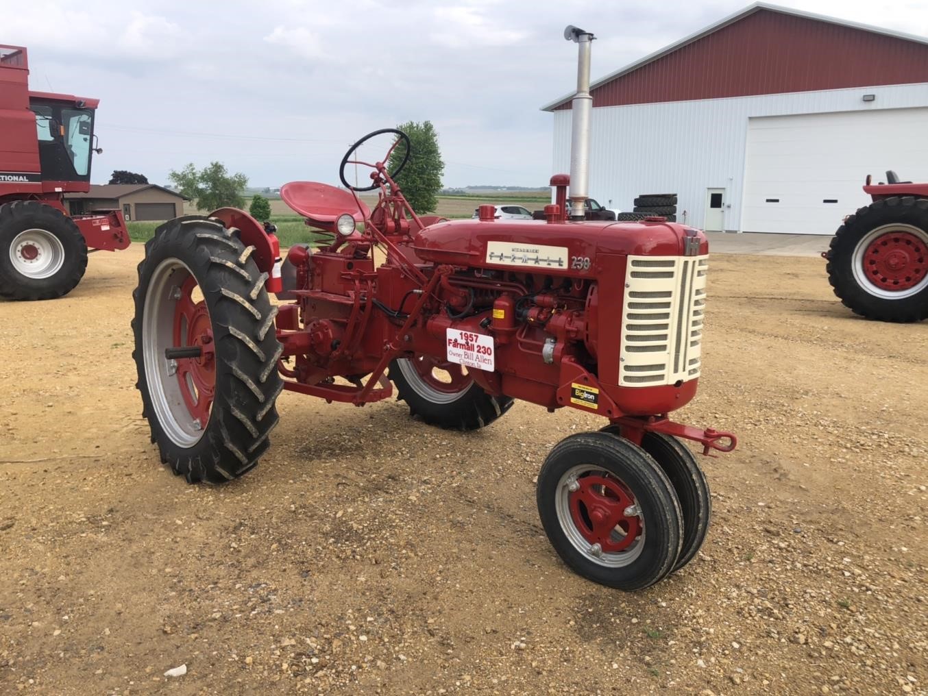 Farmall 230 tractor | Tractor Library