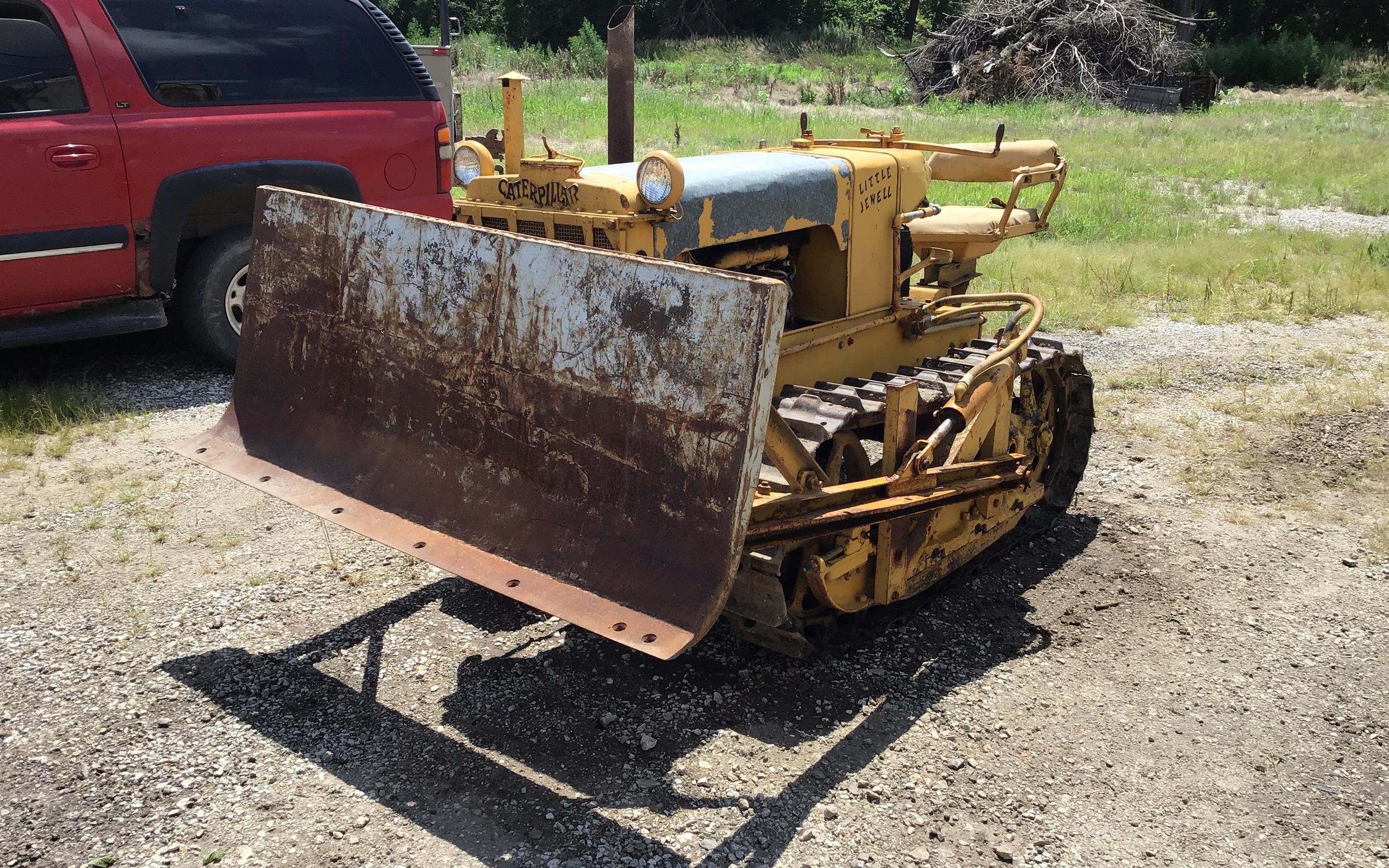 Caterpillar 2-Ton tractor | Tractor Library