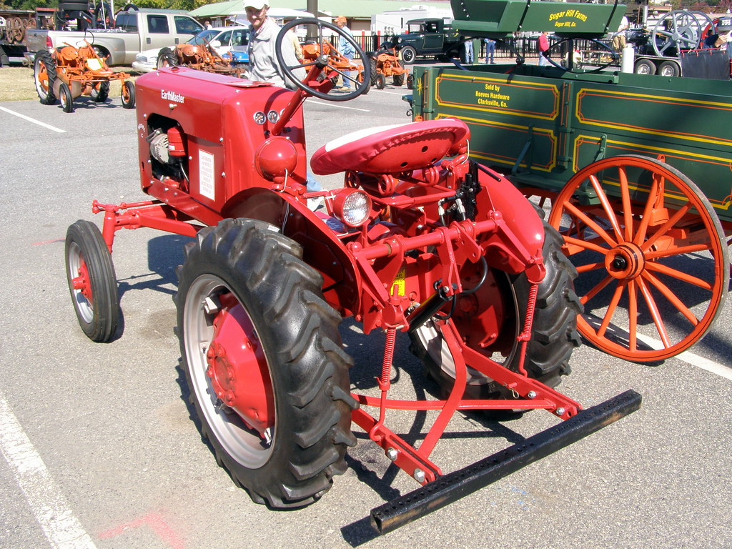 Earthmaster C tractor | Tractor Library