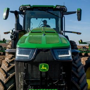 John Deere 8R 250 tractor - image #1