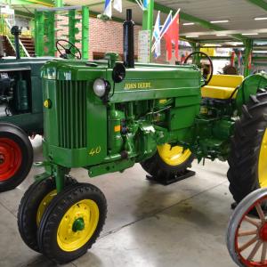 John Deere 40 tractor - image #1