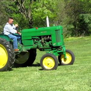 John Deere 40 tractor - image #3