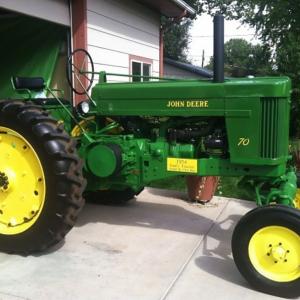 John Deere 70 tractor - image #2