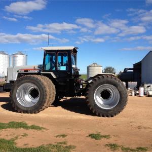 AGCO 8425 tractor - image #2