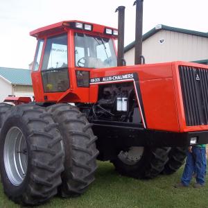 Allis-Chalmers 4W-305 tractor - image #4