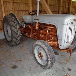 Ferguson FE-35 tractor - image #1