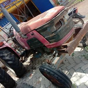 Mahindra 445 tractor - image #2