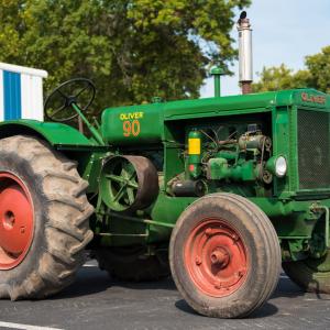 Oliver 90 tractor - image #4