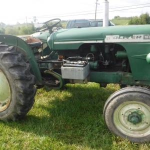 Oliver 500 tractor - image #2