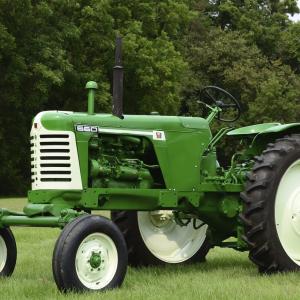 Oliver 660 tractor - image #3