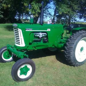 Oliver 770 tractor - image #3