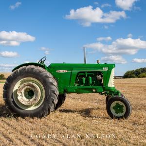 Oliver 880 tractor - image #2