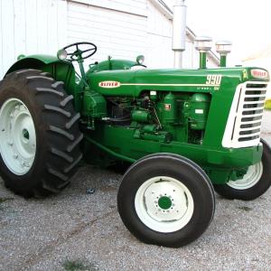 Oliver 990 tractor - image #2