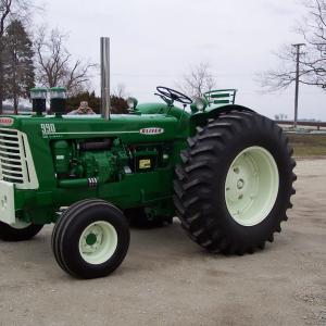 Oliver 990 tractor - image #5