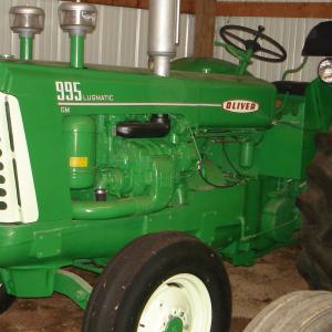 Oliver 995 tractor - image #4