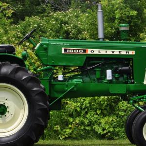 Oliver 1600 tractor - image #5
