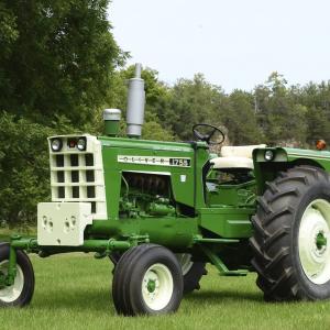 Oliver 1755 tractor - image #3