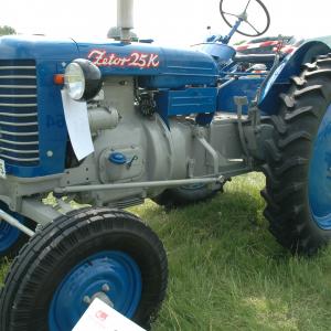 Zetor 25K tractor - image #1