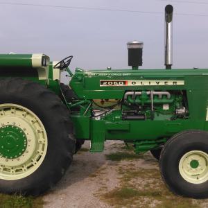 Oliver 2050 tractor - image #3