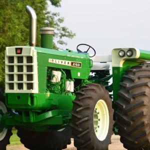 Oliver 2150 tractor - image #4