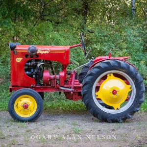 Gibson Super D2 tractor - image #2