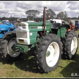 Oliver 1255 tractor - image #2
