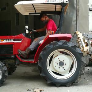 IHI Shibaura Machinery Corporation S325 tractor - image #3