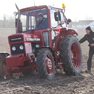Volvo 2204 tractor - image #1