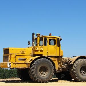Kirovets K-700 tractor - image #4