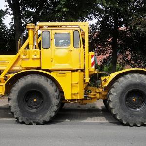 Kirovets K-700A tractor - image #2