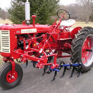 Farmall 230 tractor - image #2
