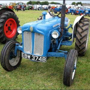 Fordson Dexta tractor - image #4