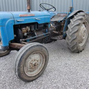 Fordson Dexta tractor - image #5