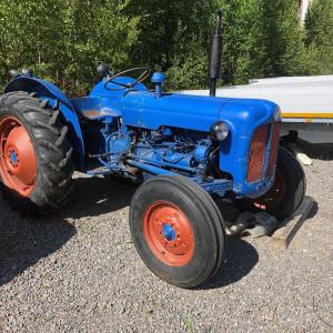Fordson Dexta tractor - image #1