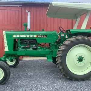 Oliver 1550 tractor - image #2