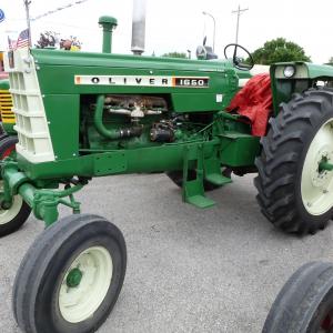 Oliver 1650 tractor - image #6