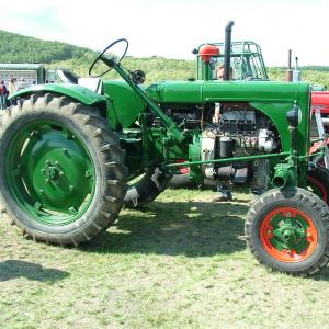 Dutra UB-28 tractor - image #3