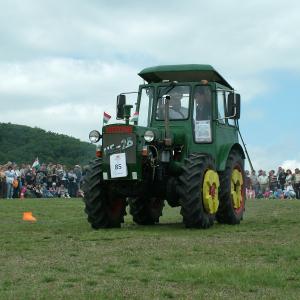 Dutra UE-28 tractor - image #2