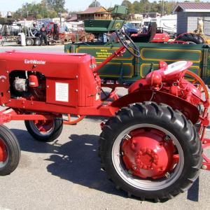 Earthmaster C tractor - image #2