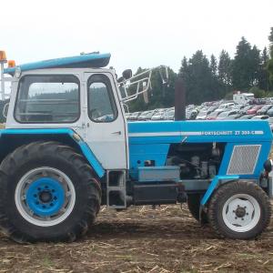 Fortschritt ZT 300 tractor - image #3